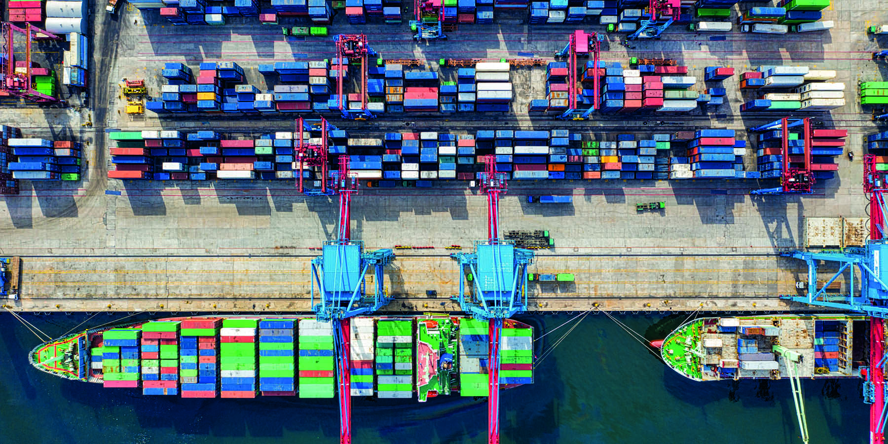 Chinas Wirtschaft Vorreiter - Lieferung von Containern aus China