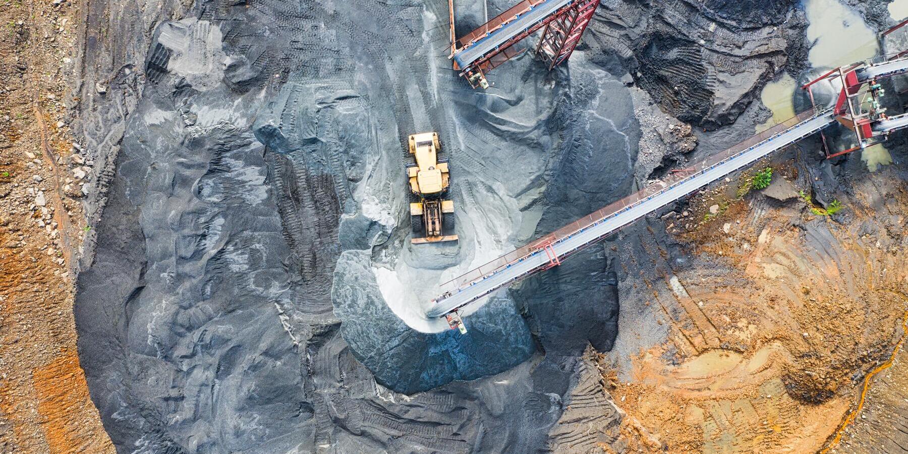 Große Minenaktien und ihre Errungenschaften - Goldmine Bagger Mine